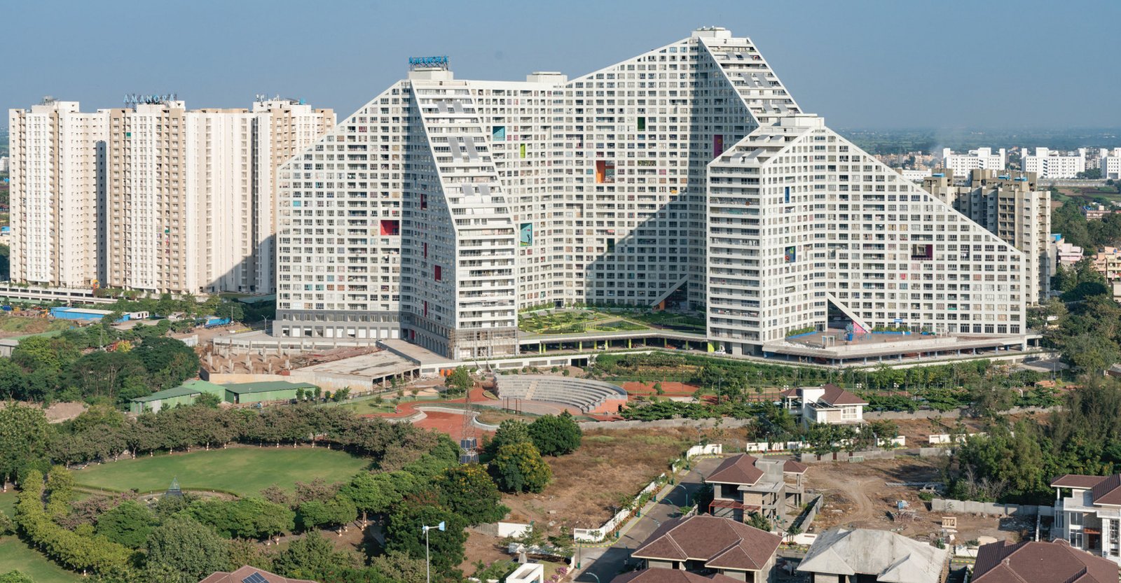 Amanora Future Towers, Hadapsar